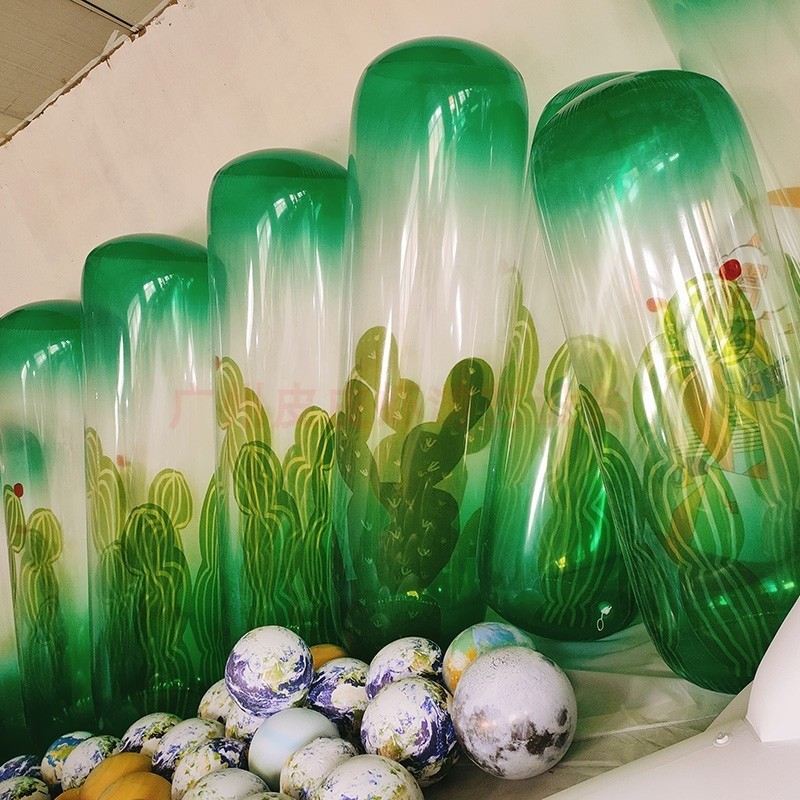 万达商场充气不倒翁气模 变色沙袋圆柱PVC闭气柱灯光悬挂透明立柱