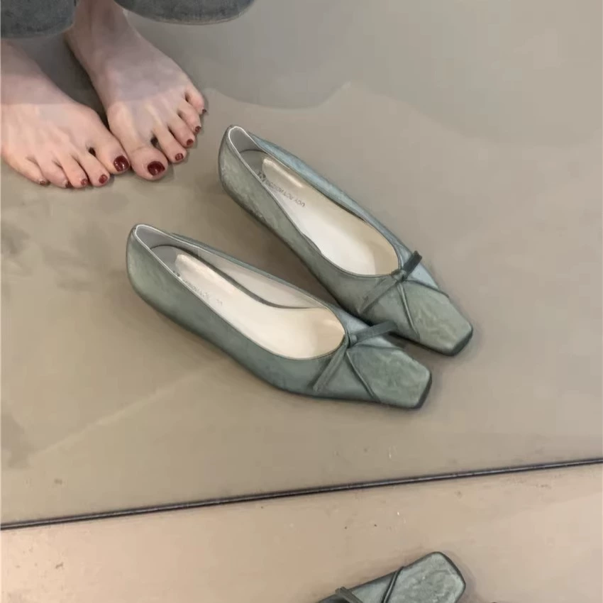 Новые китайские туфли на высоком каблуке женские весенний 2025 французский темперамент элегантный поздний вечерний ветерок с бантом на невысоком каблуке