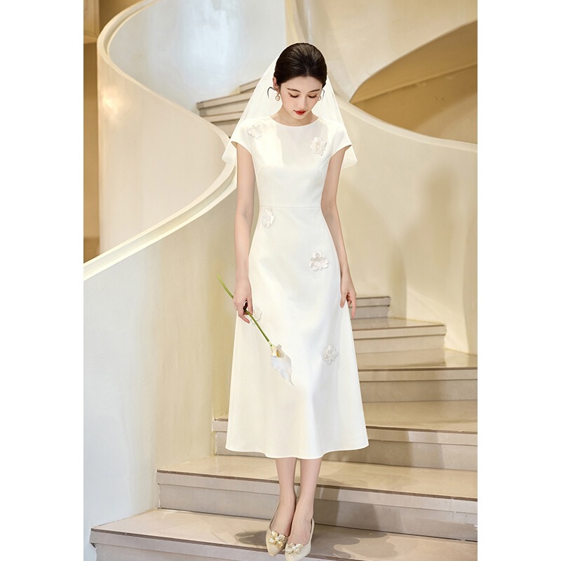 White French-style light formal dress suitable for everyday wear, engagement robe, dress for certificate registration, small white dress, petite party dress