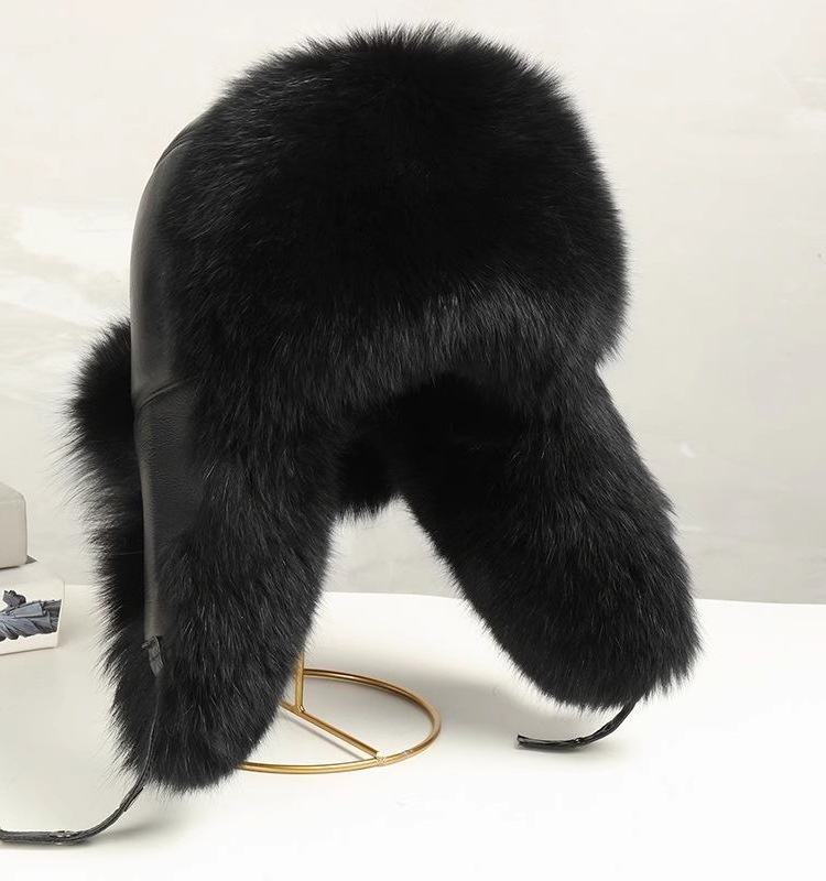 Топ из черной искусственной кожи