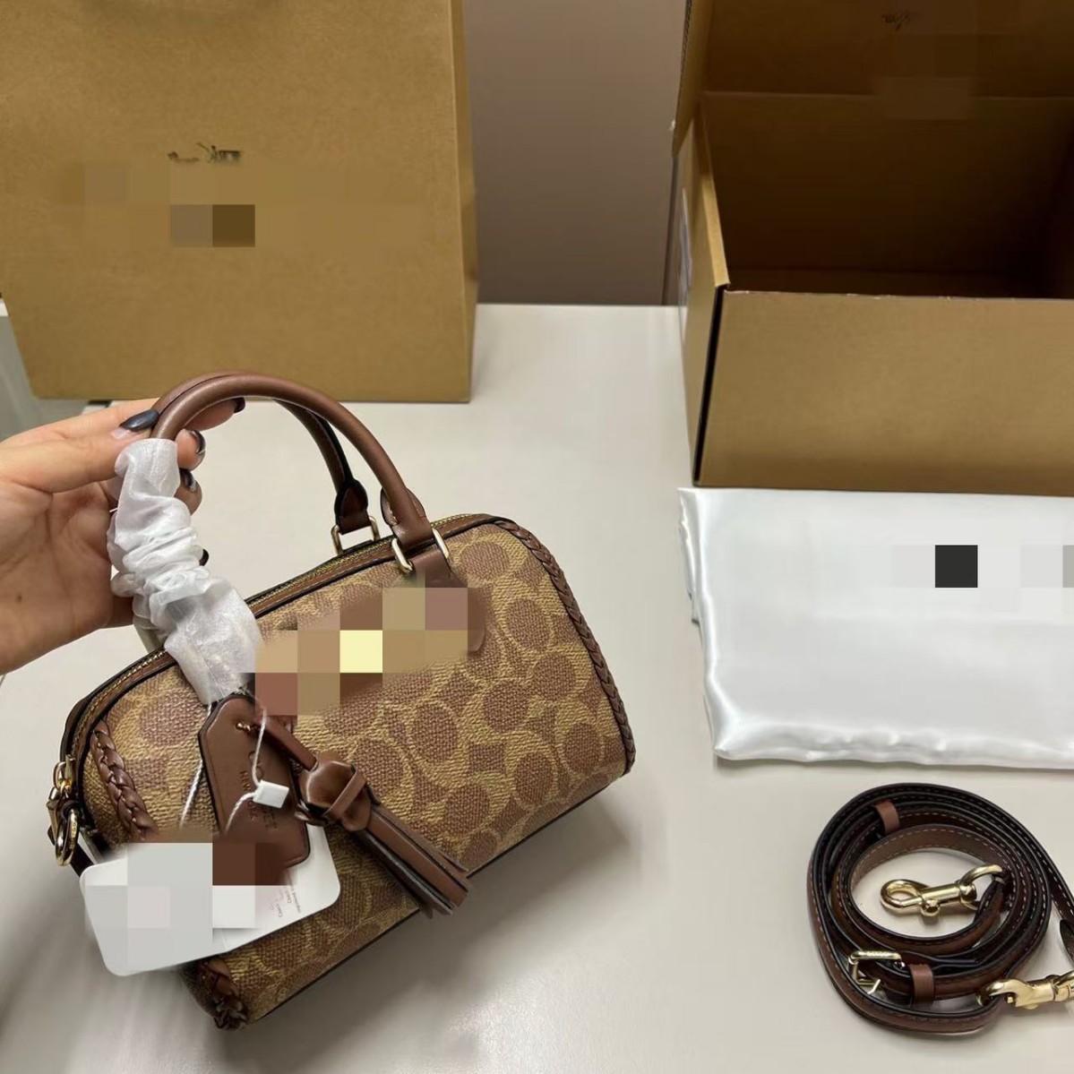 Coach Mini Boston Çanta - Yumşaq Pillow Dizaynlı Çiyin Çantası