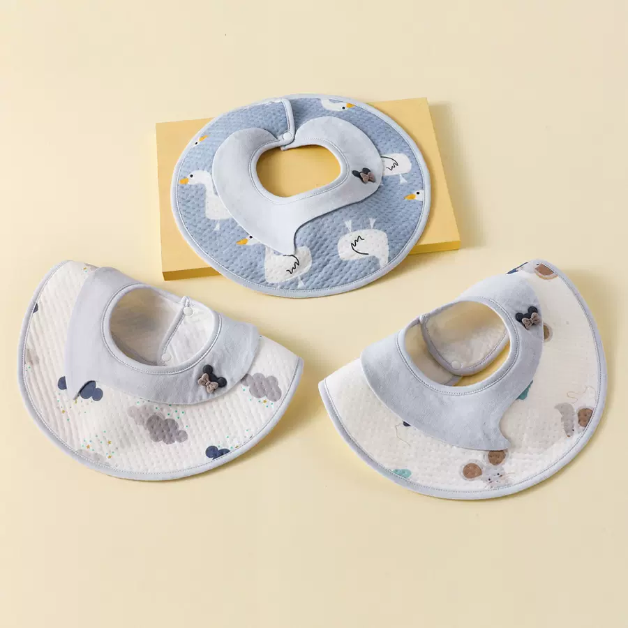 婴儿口水巾男宝宝卡通围嘴精梳棉新生防水吐奶围兜大版圆形围脖女