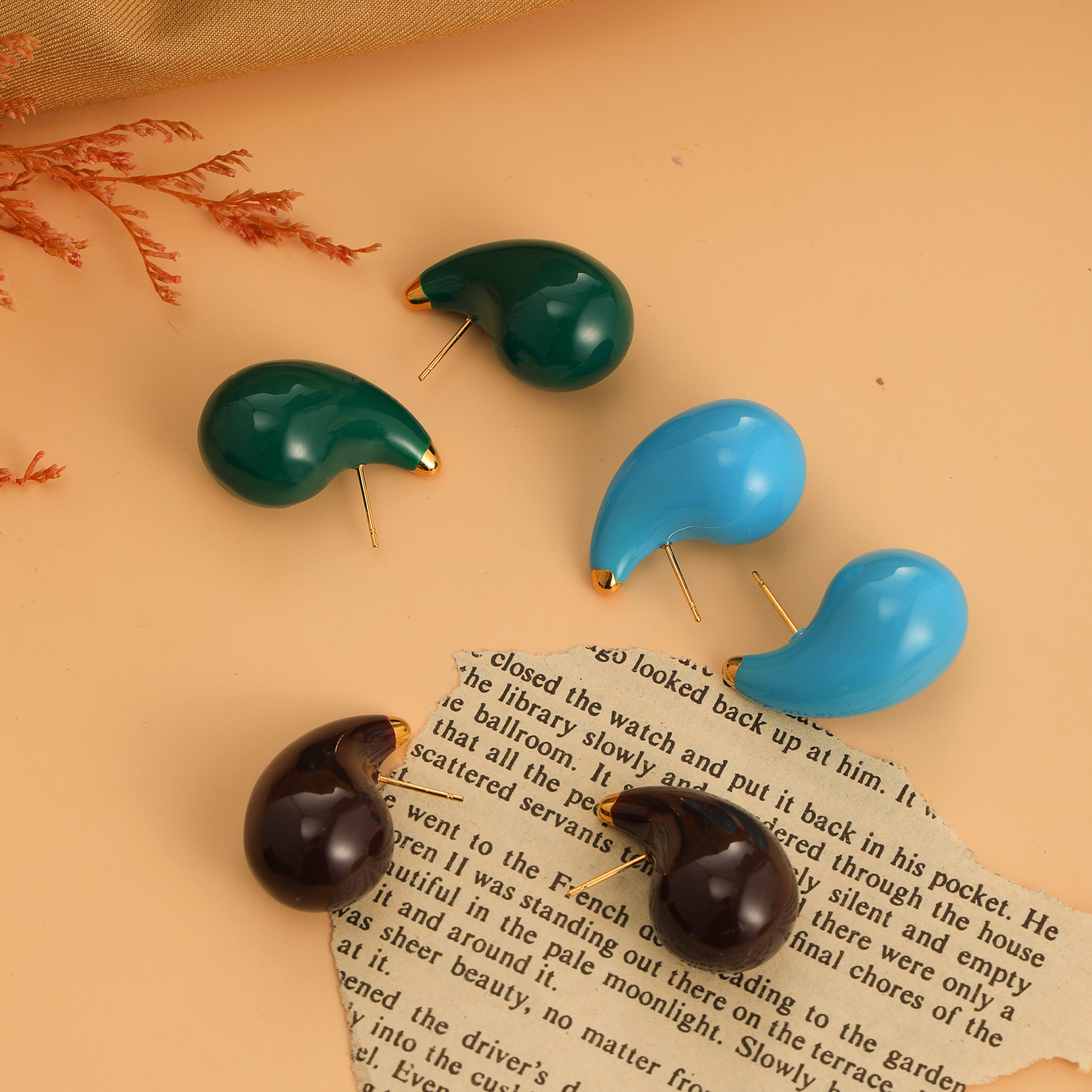 1 Pair Quantity 1 Pair Elegant Vintage Style Geometric Water Droplets Solid Color Epoxy Stainless Steel Ear Studs