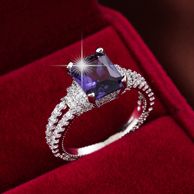 Geometric square ring