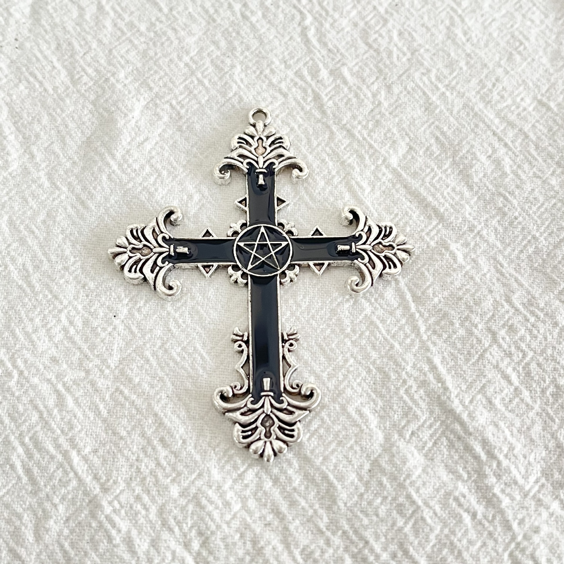 Accesorios de joyería de aleación de bricolaje Colgante de cruz de plata retro Pulsera Collar Pendientes Decoración de ropa Colgante