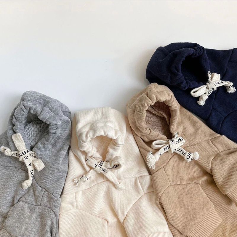 Otoño e invierno cachorro con capucha suéter ins estilo gato engrosado ropa de dos patas cachorro mediano y pequeño perro ropa para mascotas