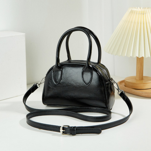 Korean Ins new high-end niche design Boston bag women's simple and versatile handbag crossbody small square bag