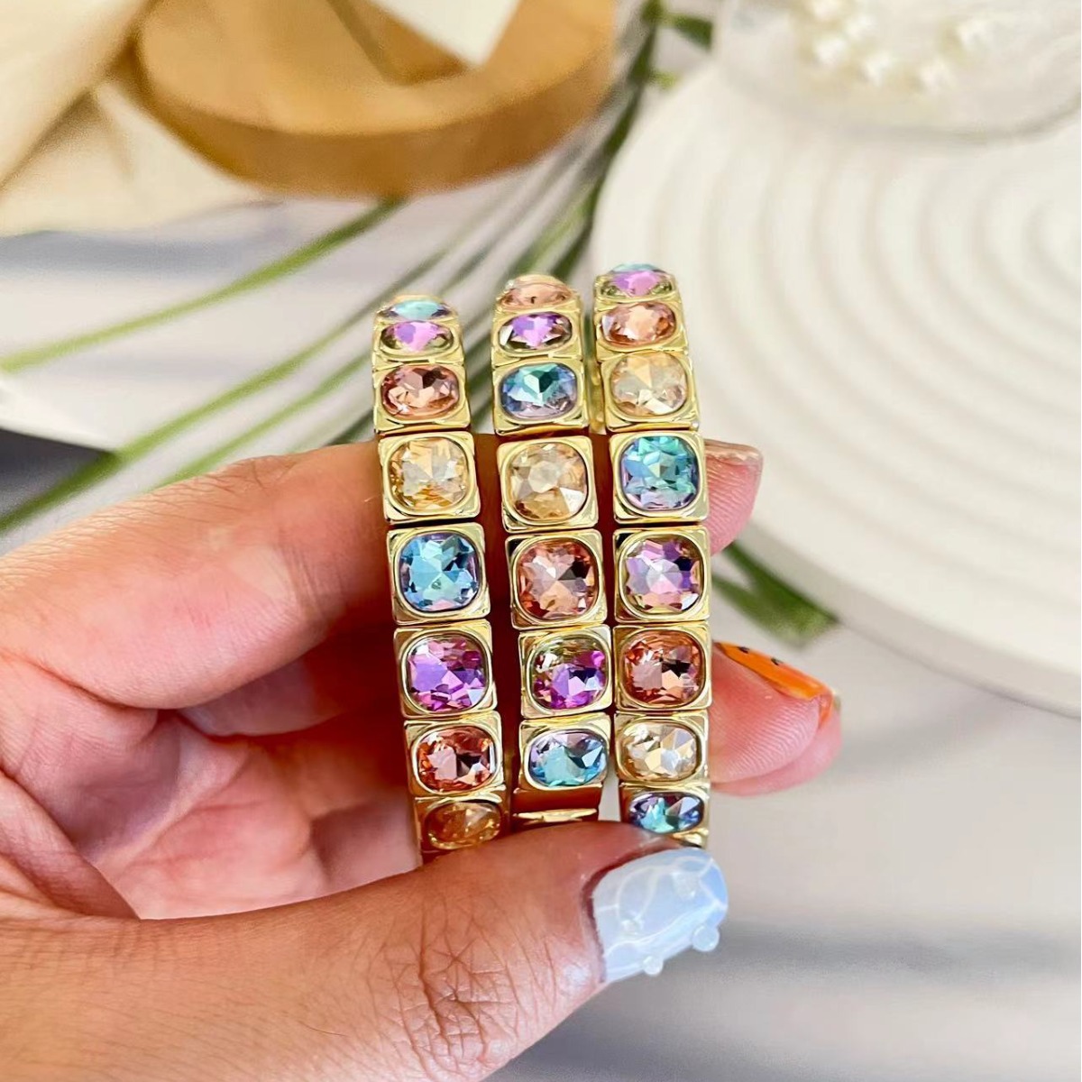 16g Weight Rhinestones Inlay Material Bangle Classification Alloy Chain Material 1 Piece Quantity Sweet Shiny Geometric Rhinestones Artificial Crystal Alloy Wholesale Bangle