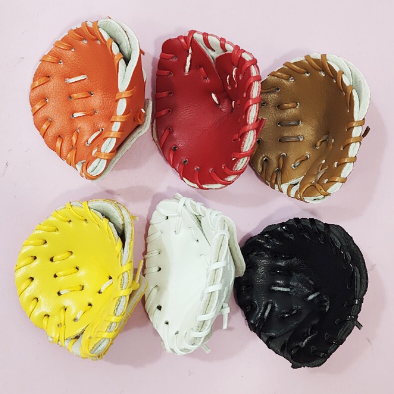 4.5cm Amazon Popular Baseball Keychain Pendant Mini Softball Glove Keychain Sports Baseball Accessories