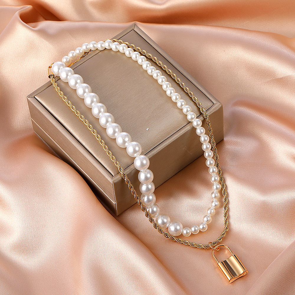 Multi-layered Pearl And Lock Necklace With Personalized Chain_voghion.com