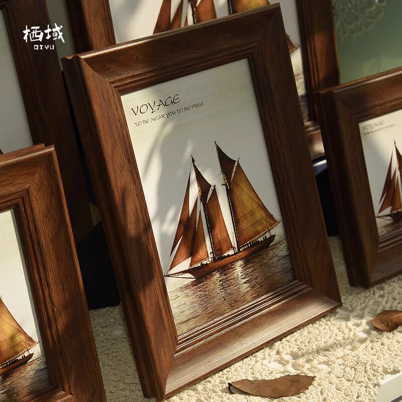 Vintage Photo Frame with a Light Luxury and High-End Feel, Hollow Wall-Mounted Display Frame, Air Plant Decorative Painting, Antique-Style Empty Frame for Tabletop Display