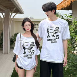 特别的情侣装夏季新款百搭高级感ins简约一字领假二件宽松印花T恤