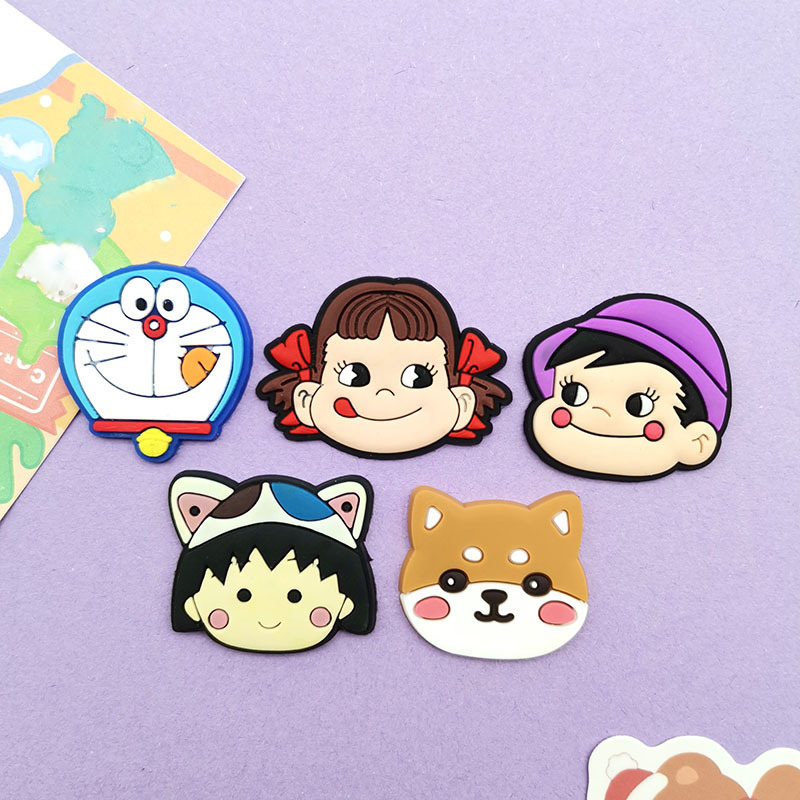 만화 소년 소녀 새끼 고양이 pvc 부드러운 고무 액세서리 diy 보석 휴대 전화 케이스 냉장고 스티커 구멍 신발 버클 패치