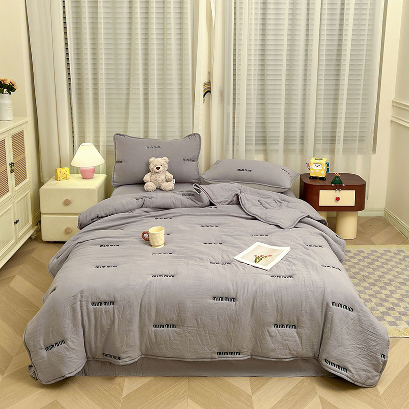 미우미우 라이트 그레이