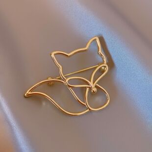 Wholesale Customized Processing Gold Cut Out Fox Brooch High-End Women's Suit Pin Accessories Popular Niche Accessible Luxury
