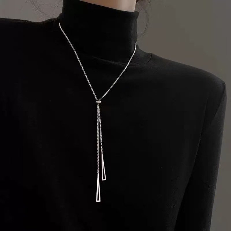 Collar minimalista metálico estilo nórdico