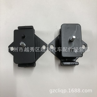 Applicable MR992670 MB995005 1093A035 MR995005 L200 machine foot rubber bracket pad