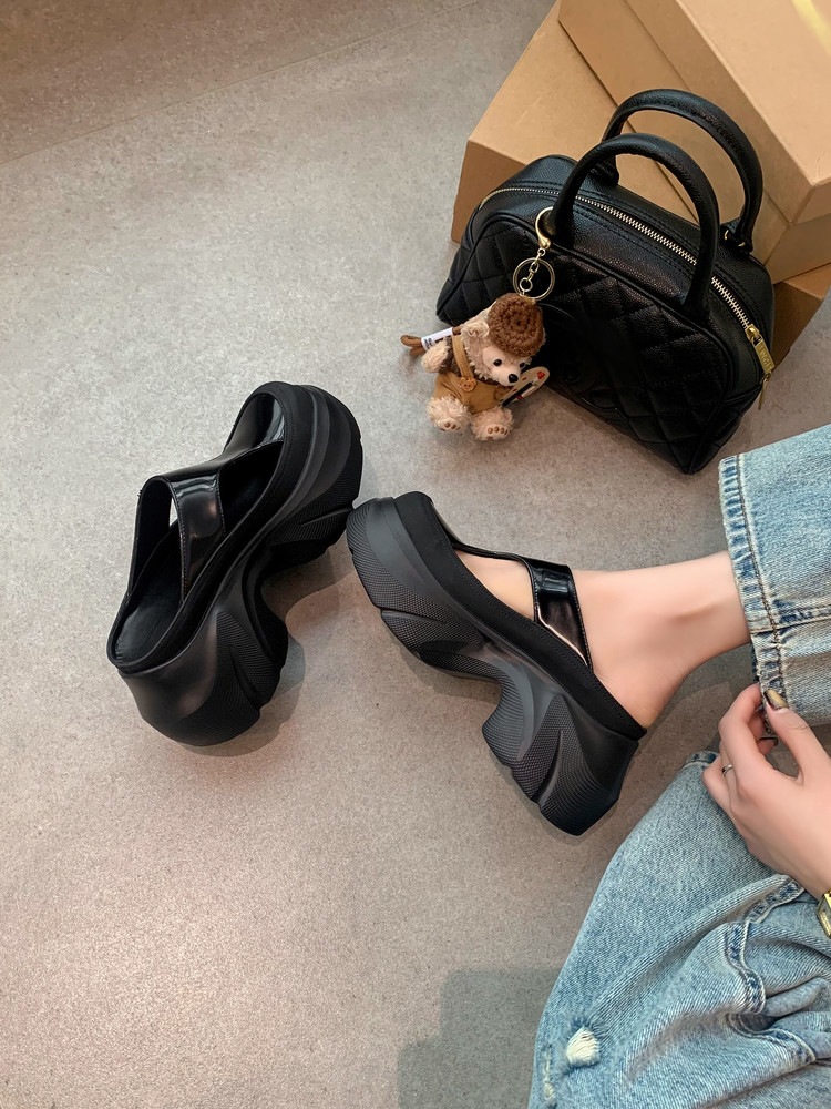 Dép sandal nữ da thật họa tiết da báo đế xuồng cao gót 9 cm — Trang chủ, màu đen, bạc chi tiết 2