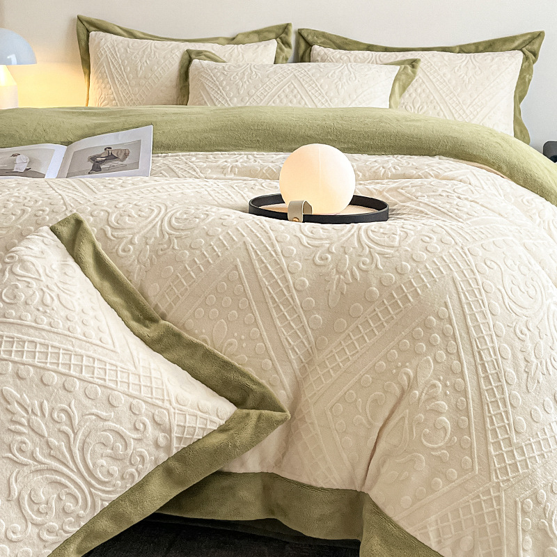 Luz de lujo tallado de leche de seda de cuatro piezas en invierno engrosado cálido coral edredón sábanas de peluche de tres piezas