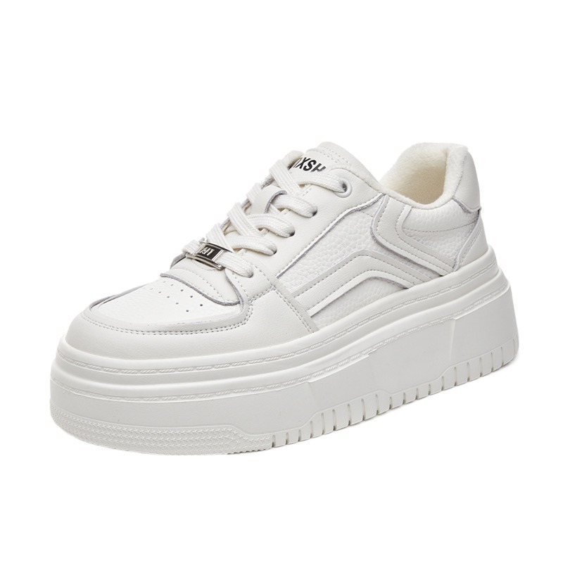 Zapatos blancos pequeños para mujer 2023 zapatos de mujer de verano nuevos zapatos de tablero blanco suela gruesa aumento pequeños zapatos casuales de una sola capa suela blanda