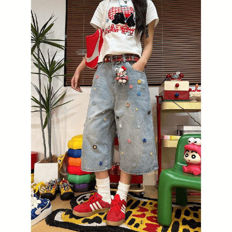 Plus-Size Retro Dopamine-Colored Buttoned Cropped Denim Shorts for Women, Spring Slimming Straight Wide-Leg Shorts Plus-Size Retro Dopamine-Colored Buttoned Cropped Denim Shorts for Women, Spring Slimming Straight Wide-Leg Shorts