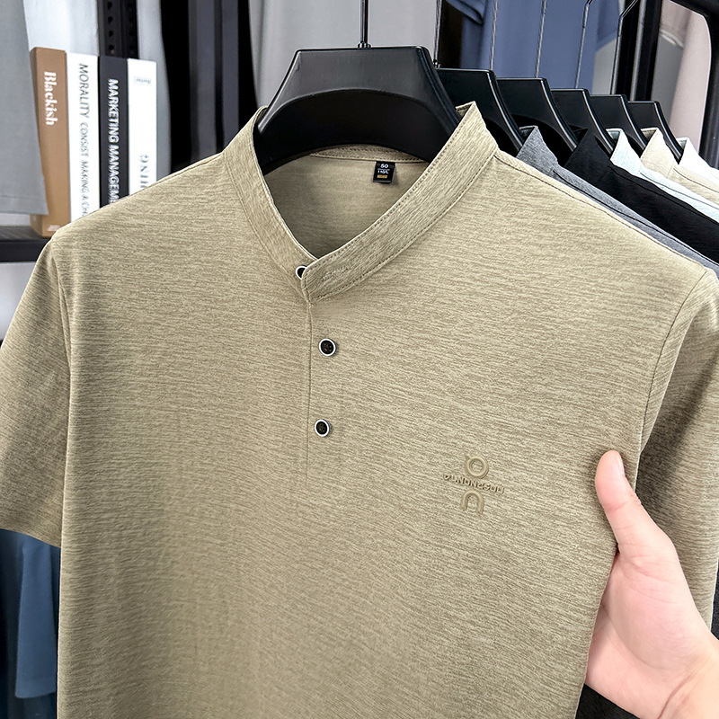 夏新作ハーフオープンVネックスタンドカラープレスラベル半袖Tシャツメンズシンプルファッション薄手カジュアル半袖トップス|undefined