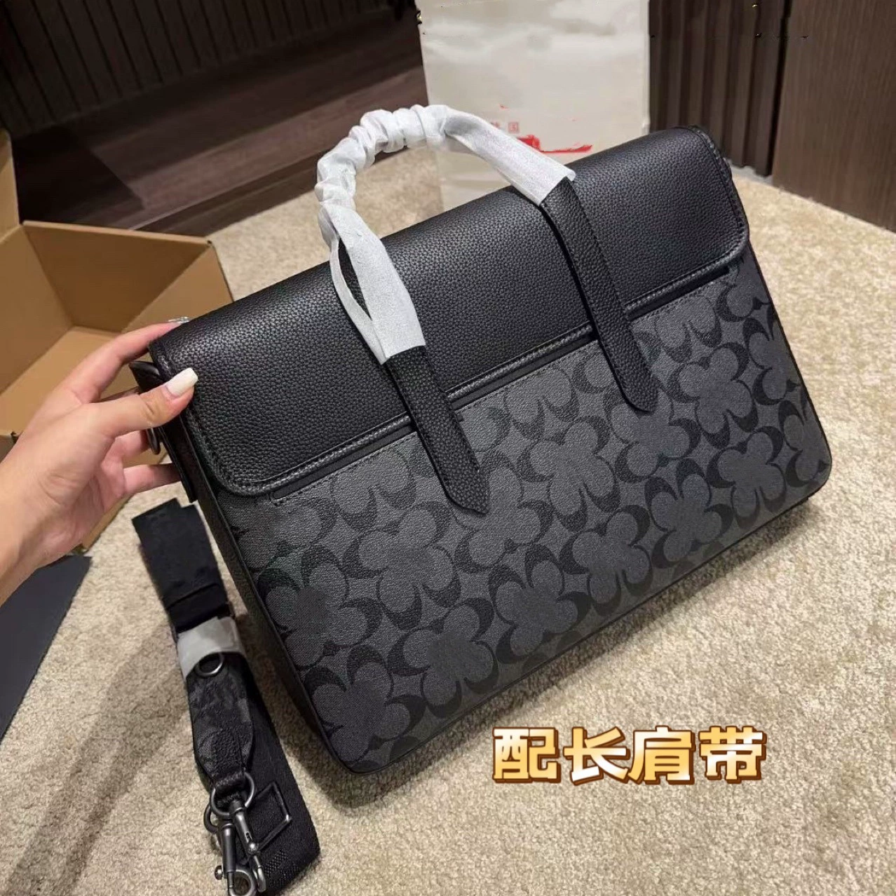 Leather one-shoulder bag for leisure, cowhide