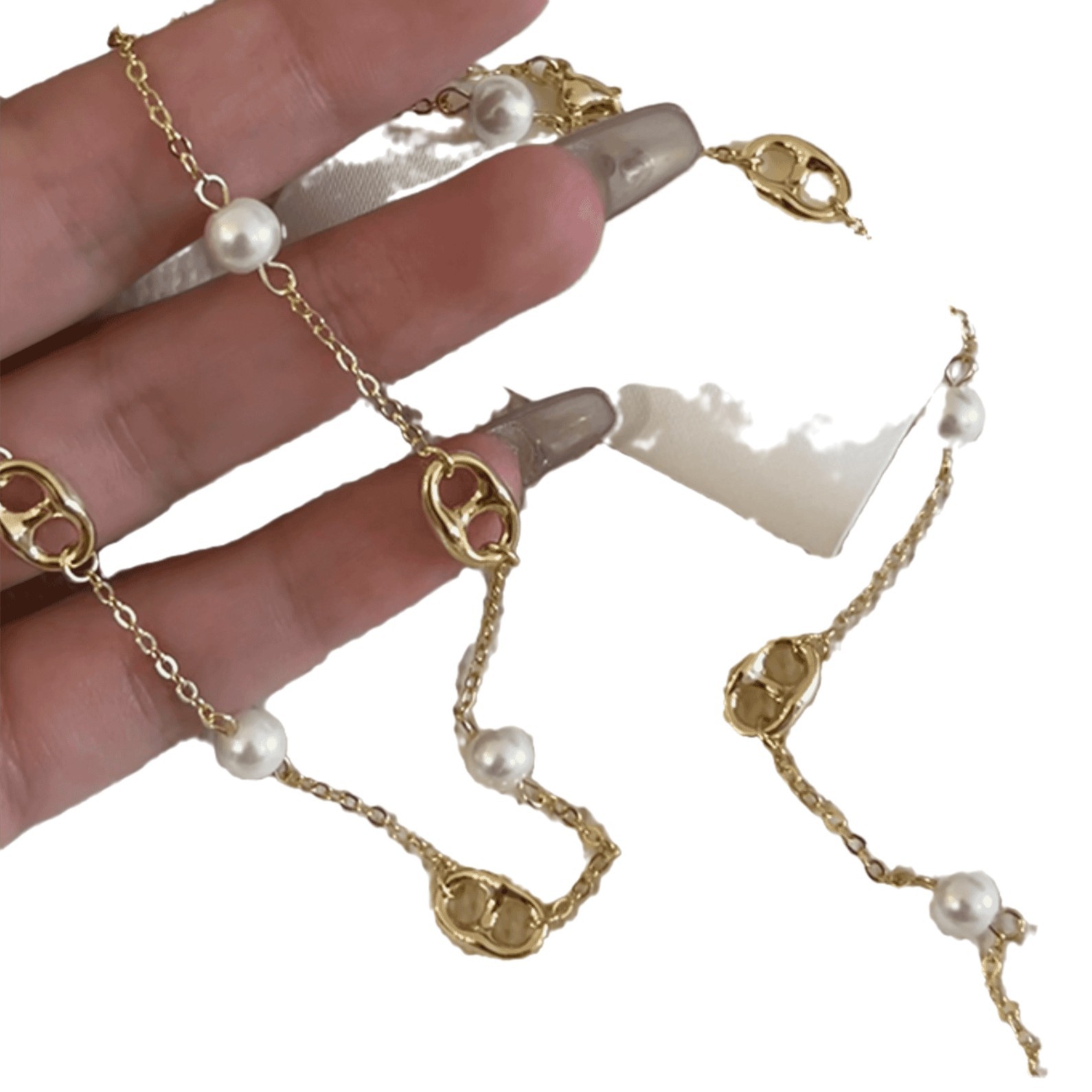 Long necklace from pearl