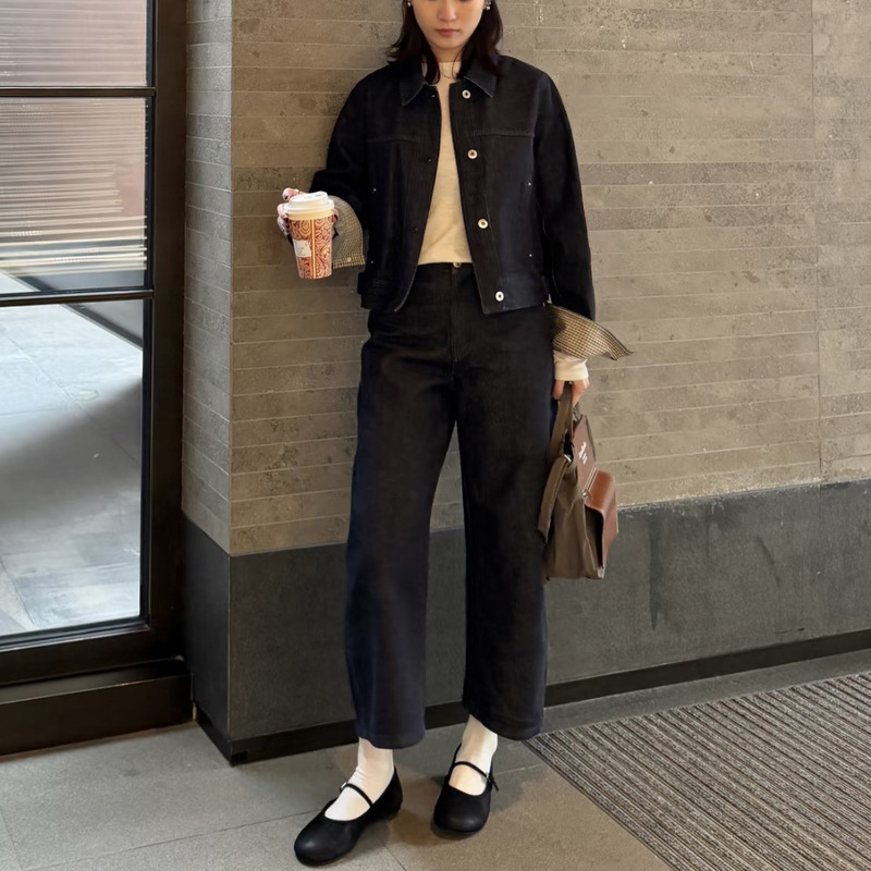 In-stock designer denim set for women: short denim jacket and cropped wide-leg pants for autumn