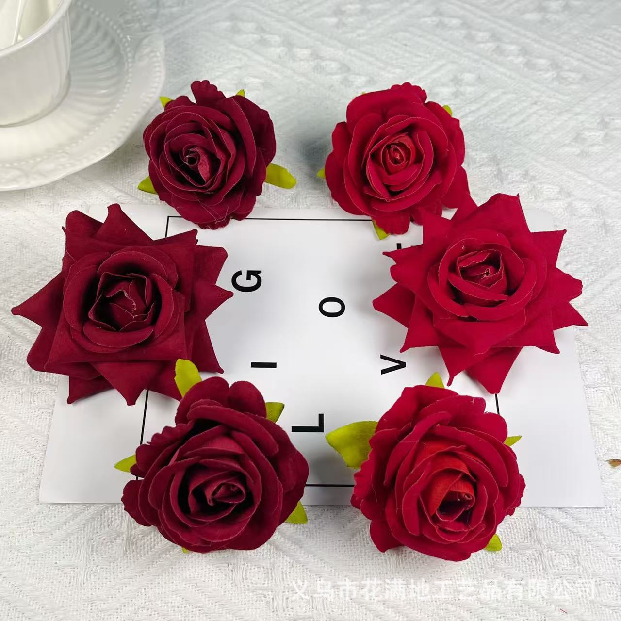 Rosa de Terciopelo Artificial de Seda Alta Simulación para Escenas de Bodas y Arcos