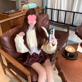 秋冬季韩系新款辣妹穿搭白色衬衣不规则针织毛衣高腰半身裙两件套