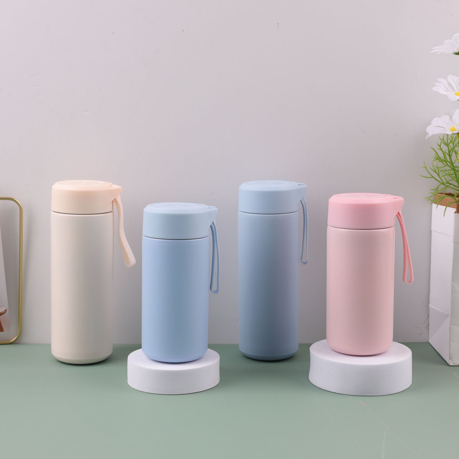 Moda simple 304 taza de acero inoxidable portátil cuerdas taza de agua al aire libre mini taza de bolsillo taza de regalo al por mayor