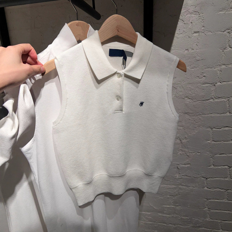 RL Ralph Lauren logo vest knitted polo collar T-shirt sleeveless American style knitted top short embroidered vest for women RL Ralph Lauren logo vest knitted polo collar T-shirt sleeveless American style knitted top short embroidered vest for women
