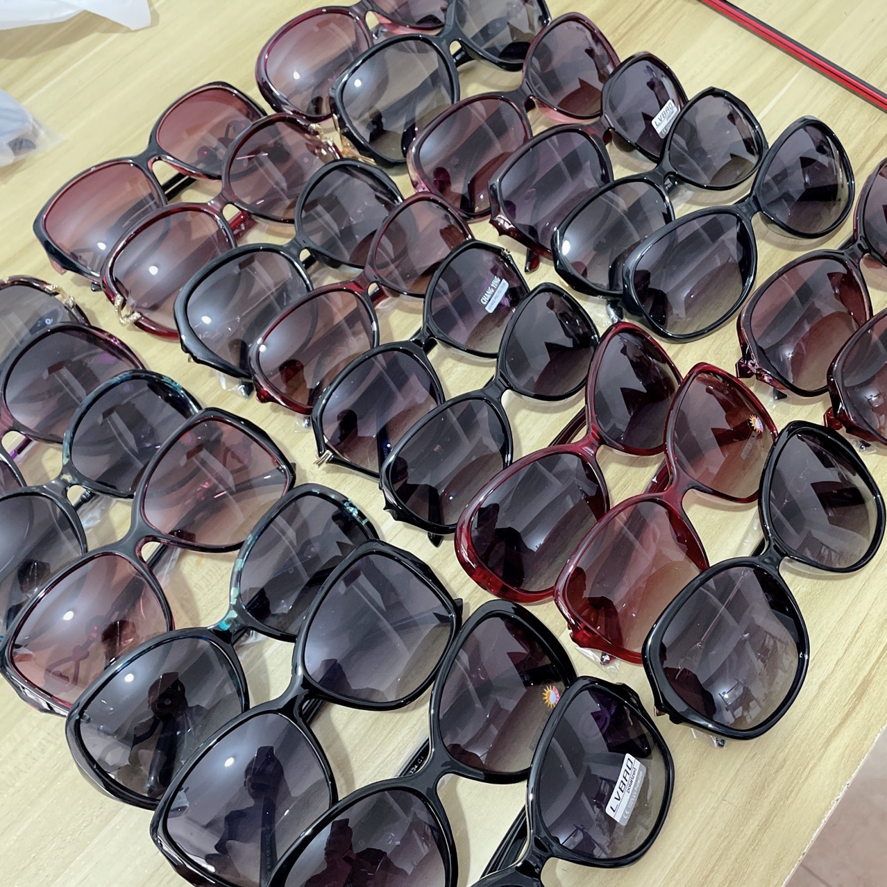 선글라스 여름 새로운 아줌마 선글라스 라이브 박스 미들 선글라스 패션 유럽과 미국의 다양한 안경 정리