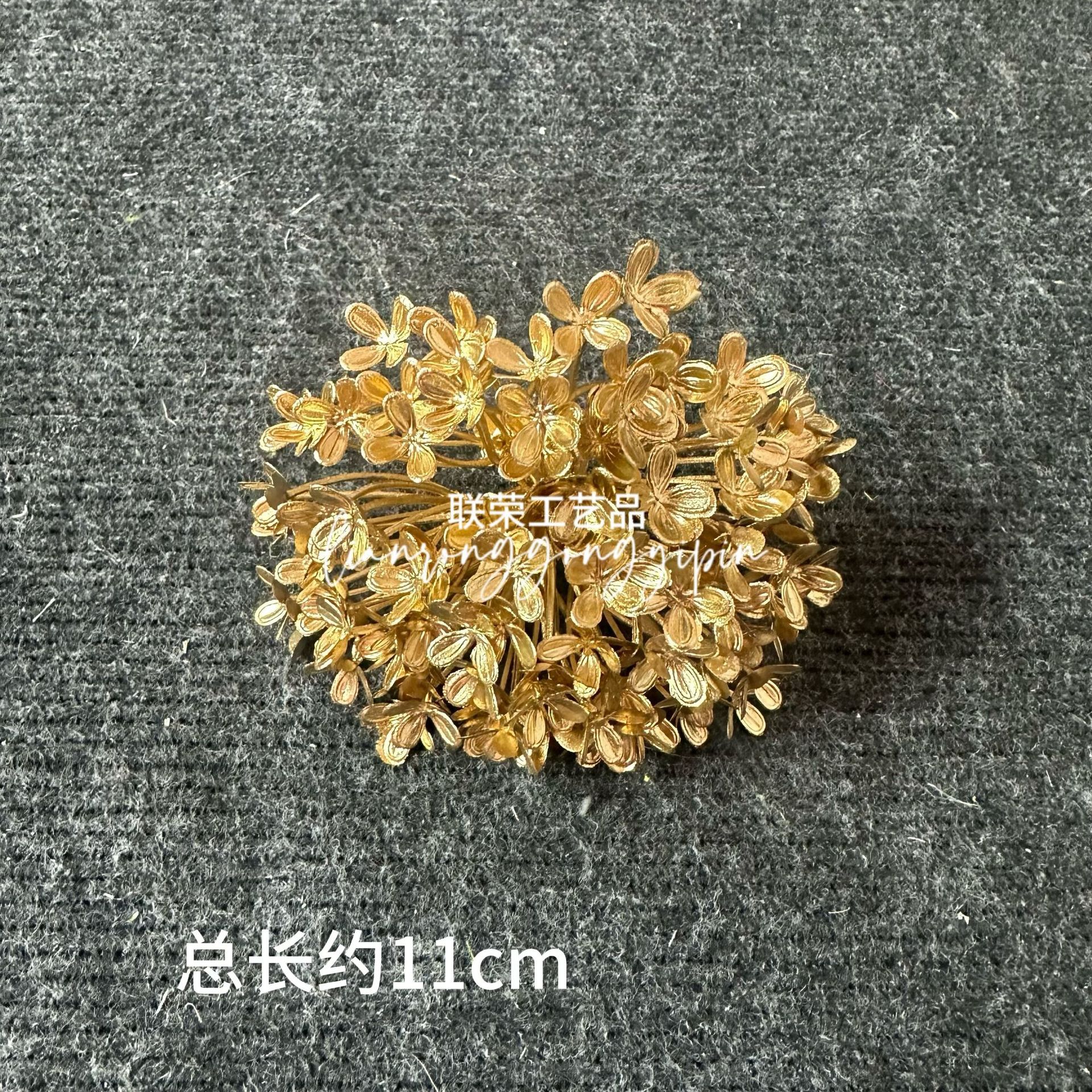 Wooden hydrangea head