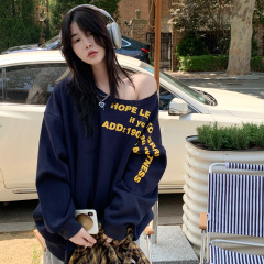 美式潮牌小心机斜肩字母卫衣女秋季辣妹休闲慵懒显瘦百搭长袖上衣