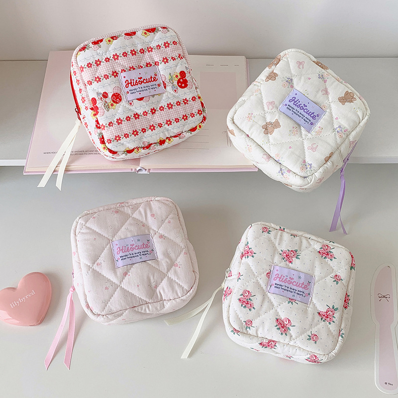 Cartoon Square Makeup Bag Quilted Makeup Organizer Bag Lipstick Bag Travel Portable Storage Bag Multifunctional Coin Purse Cartoon Square Makeup Bag Quilted Makeup Organizer Bag Lipstick Bag Travel Portable Storage Bag Multifunctional Coin Purse