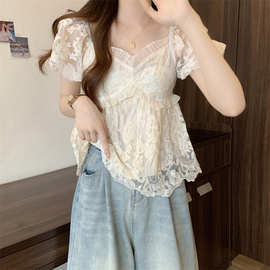 胖mm大码女装遮肚子上衣夏季T恤法式甜美风木耳边v领泡泡袖蕾丝衫