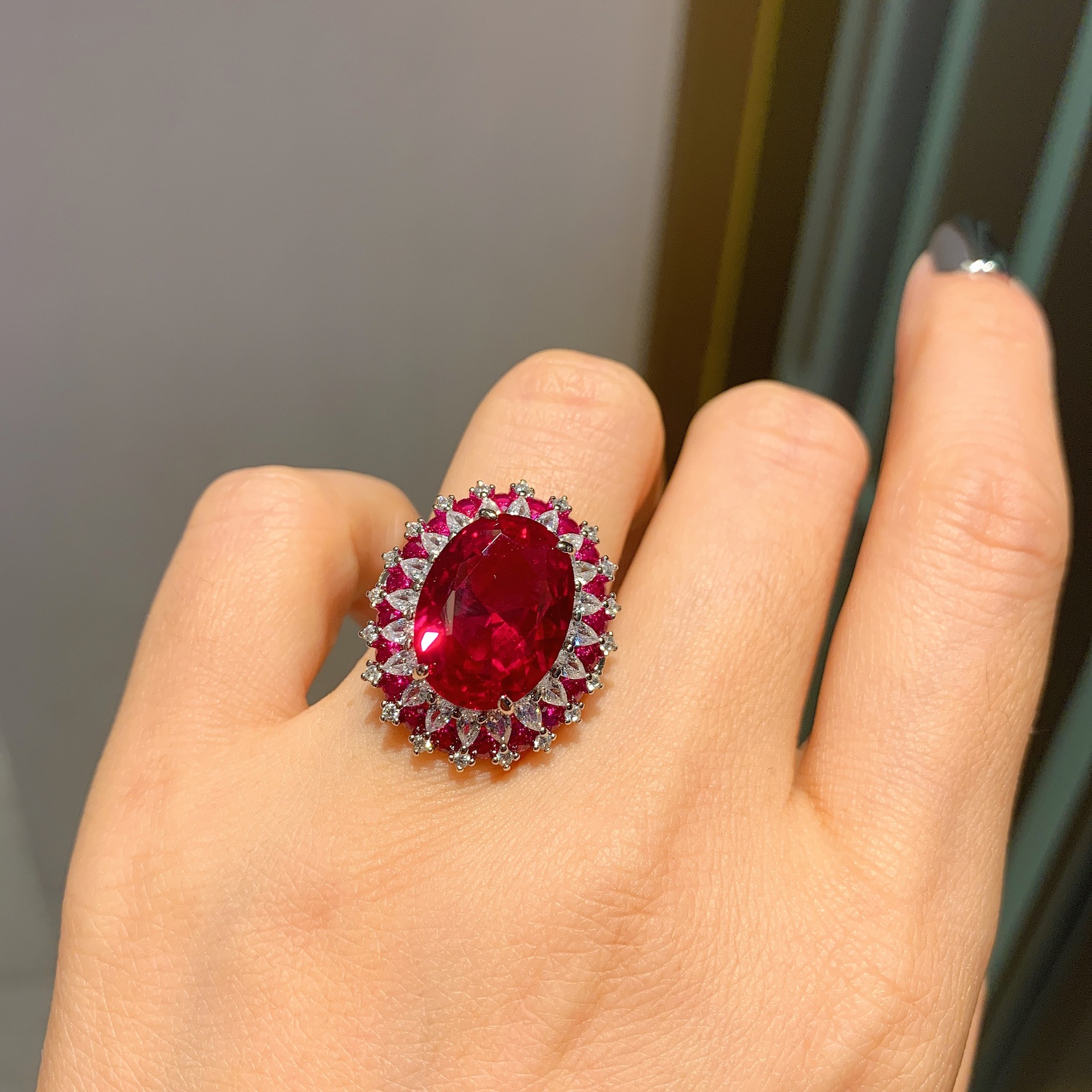 Ovaler Dan-förmiger Damen Temperament Ring beliebte Simulation roter Schatz blau - Bild 6 von 7