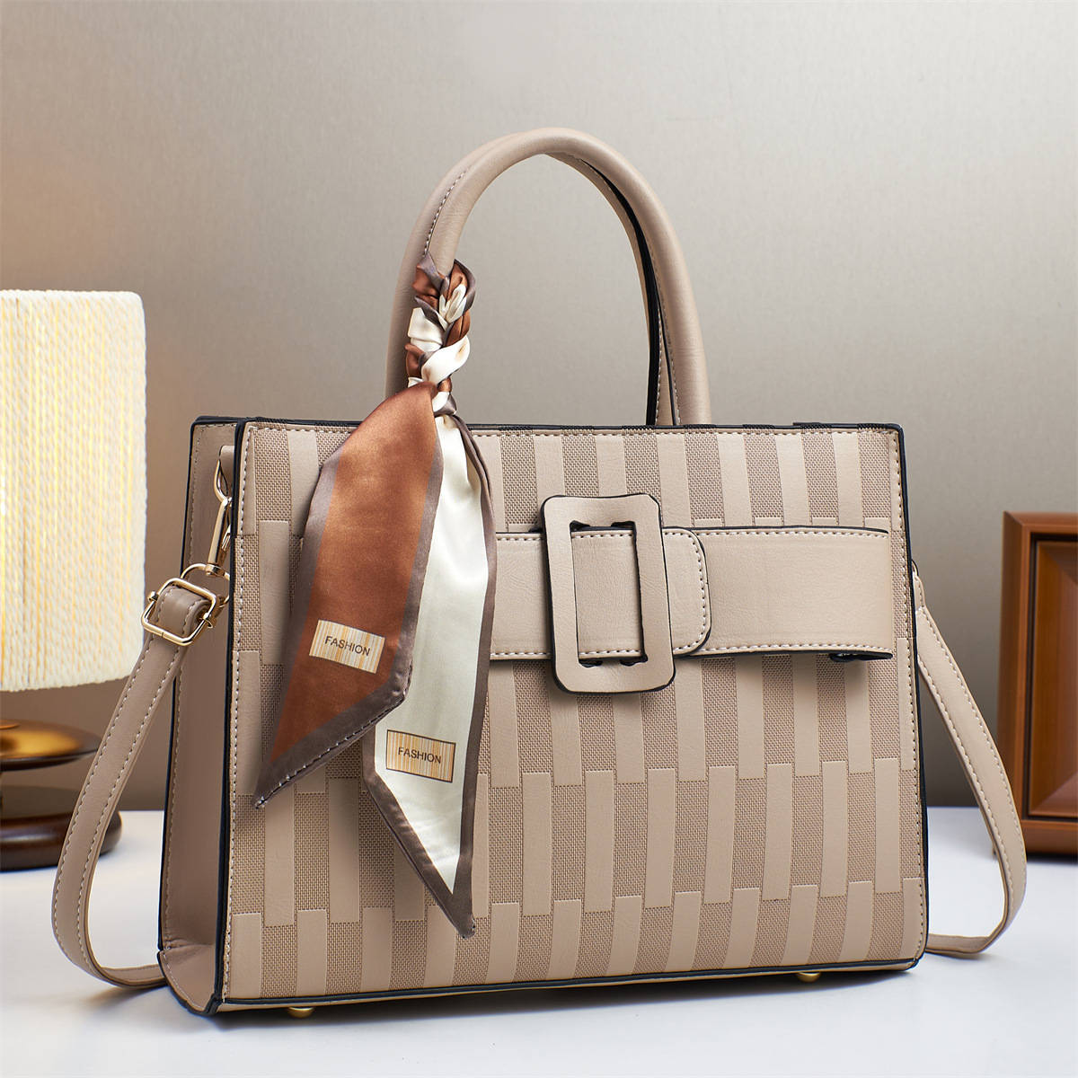 2025 bolso bandolera de todo fósforo para mujer nuevo estilo de gran capacidad, sentido de alta gama, marca atmosférica, bolso de la madre de mediana edad