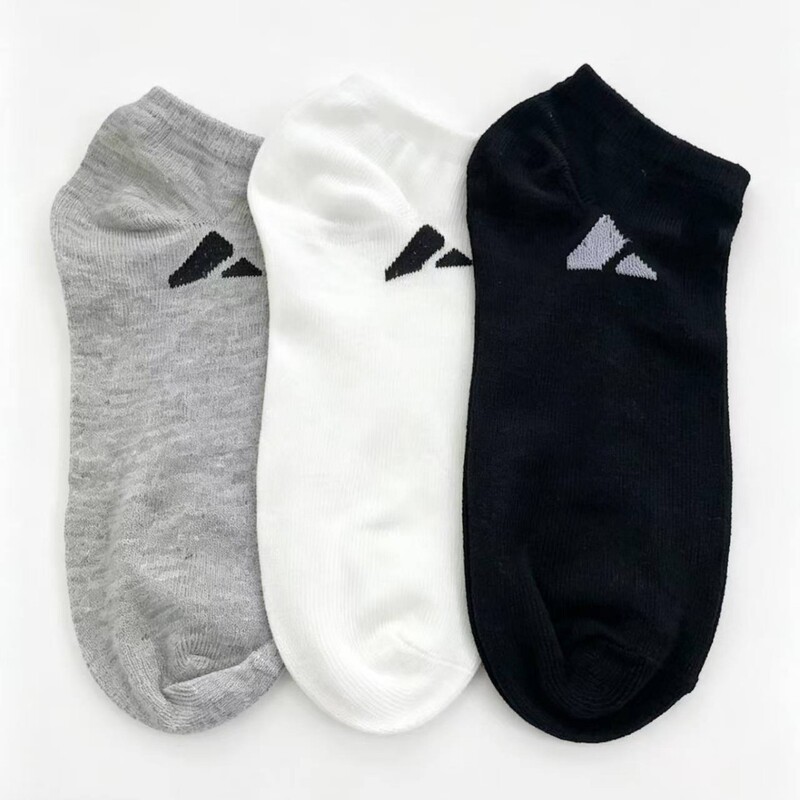 Men's trendy all-season casual socks, breathable, sweat-absorbent, non-slip men's boat socks in black, white, and gray, simple low-cut socks Men's trendy all-season casual socks, breathable, sweat-absorbent, non-slip men's boat socks in black, white, and gray, simple low-cut socks