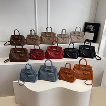 ���Q�߼��д����������K���Ůʿ2025�¿�ͨ������μ��б�����