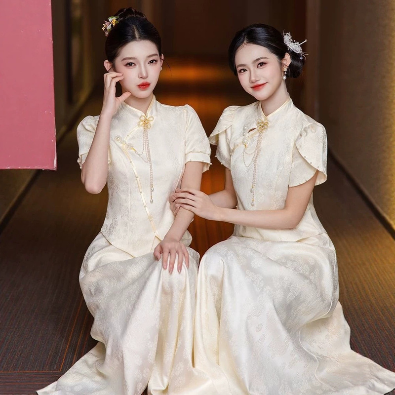 Chinese-Style Bridesmaid Dress in Champagne Color, 2026 New Model, Spring and Autumn Long and Short Sleeve Qipao, Sister Group Formal Dress, Suitable for Everyday Wear Chinese-Style Bridesmaid Dress in Champagne Color, 2026 New Model, Spring and Autumn Long and Short Sleeve Qipao, Sister Group Formal Dress, Suitable for Everyday Wear