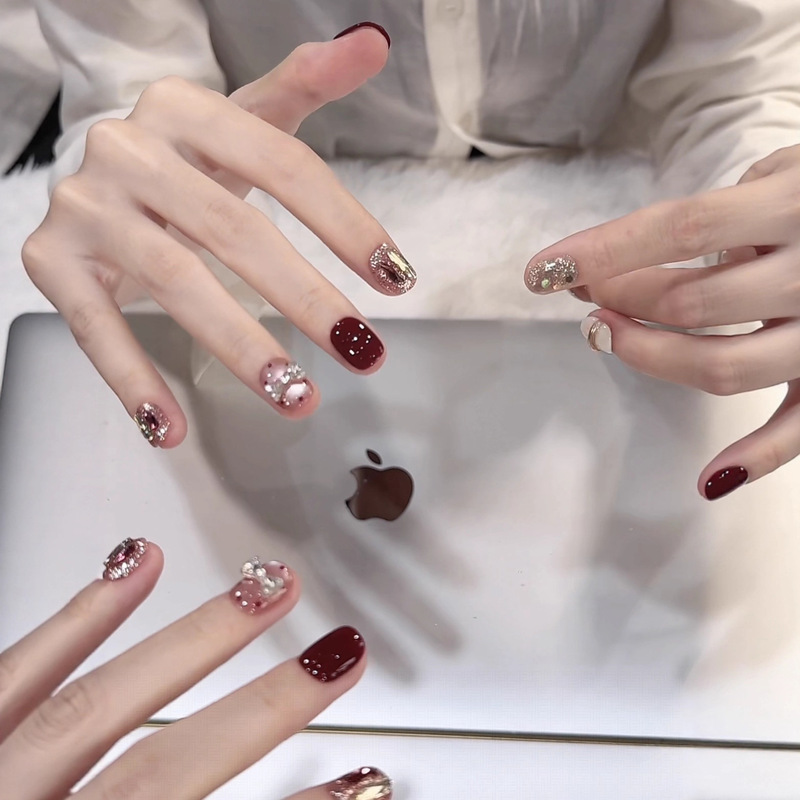 [Sweet Dream Daughter] Autumn and Winter New Style Pure Handmade Wearable Nails Wine Red Butterfly High-End Whitening Pure Handmade Nail Polish