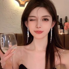 高級感フラッシュドリルのフリンジのイヤリングの女性の軽豪華な大衆の設計の長いタイプのイヤリングの2025年の新型の百合の耳の装飾品