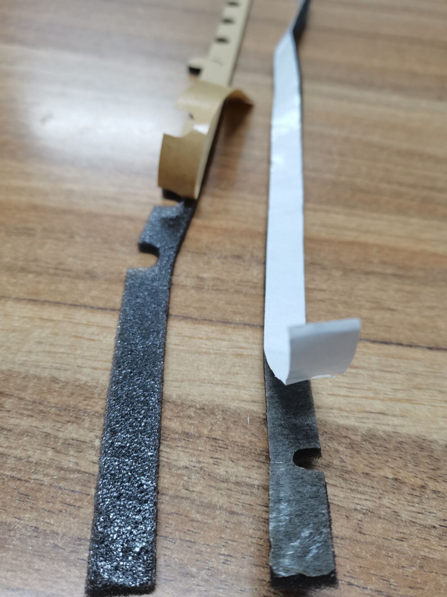 厂家供应单面带胶海绵条填缝海绵/单面胶零部件填缝海绵