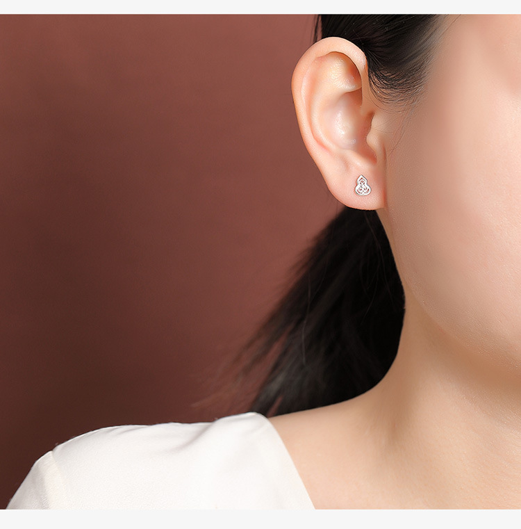 Khuyên tai bạc S925 mạ vàng hình hoa hồ lô nhỏ tinh tế — Loại bạc chi tiết 7