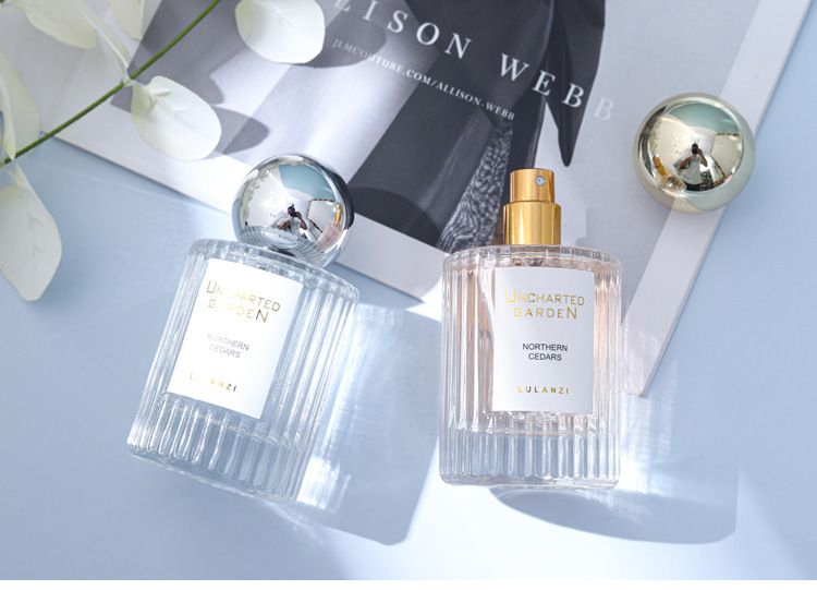 Die Online-Live-Übertragung von Prominenten empfiehlt das Explosive Dew Lanzi Secret Garden Lady-Parfüm, einen anhaltenden Duft, eine frische und kleine Gruppe von Studenten_voghion.com