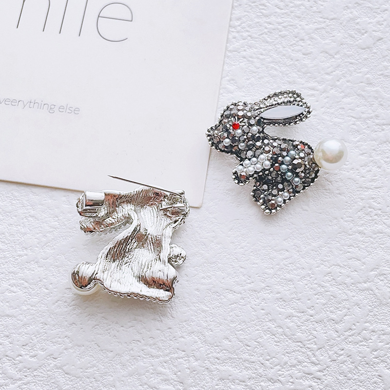 Cute Rabbit Alloy Inlay Artificial Pearls Rhinestones Women's Brooches display picture 2