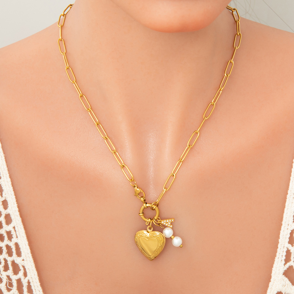 304 Stainless Steel Material PVD Coated Real Gold Plated 18K Gold Heart Shape 304 Stainless Steel IG Style Waterproof Non Tarnish 304 Stainless Steel Pendant Necklace
